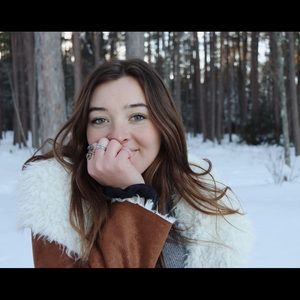 Meet your Posher, Hayley